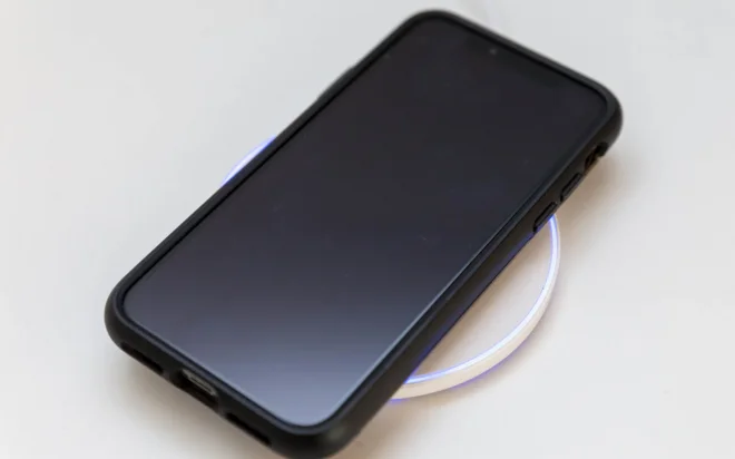 Mophie, RavPower und Belkin: Wir sagen Ihnen, welches kabellose Ladegerät besser ist